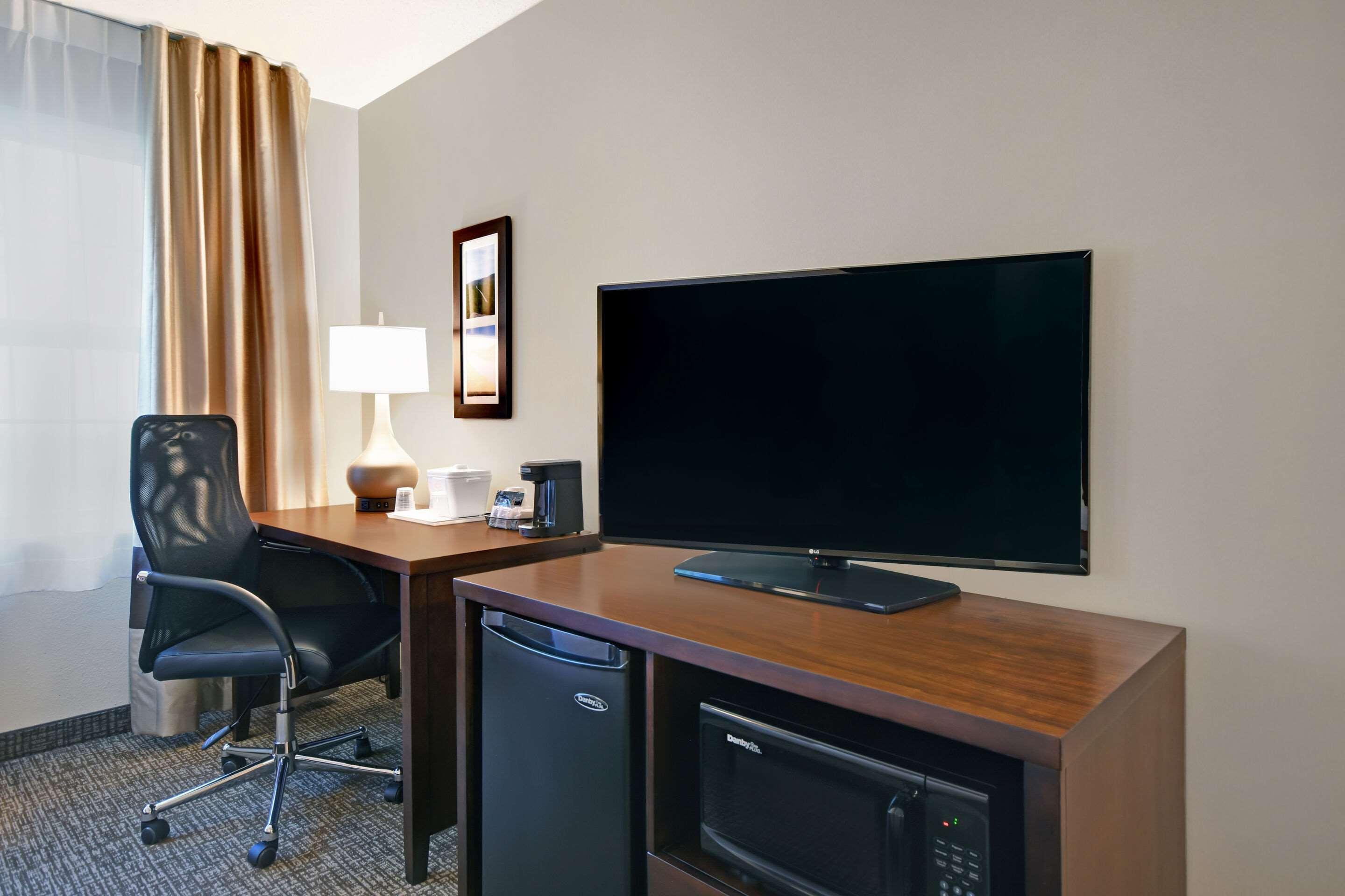 Comfort Inn & Suites Wilton Exteriör bild