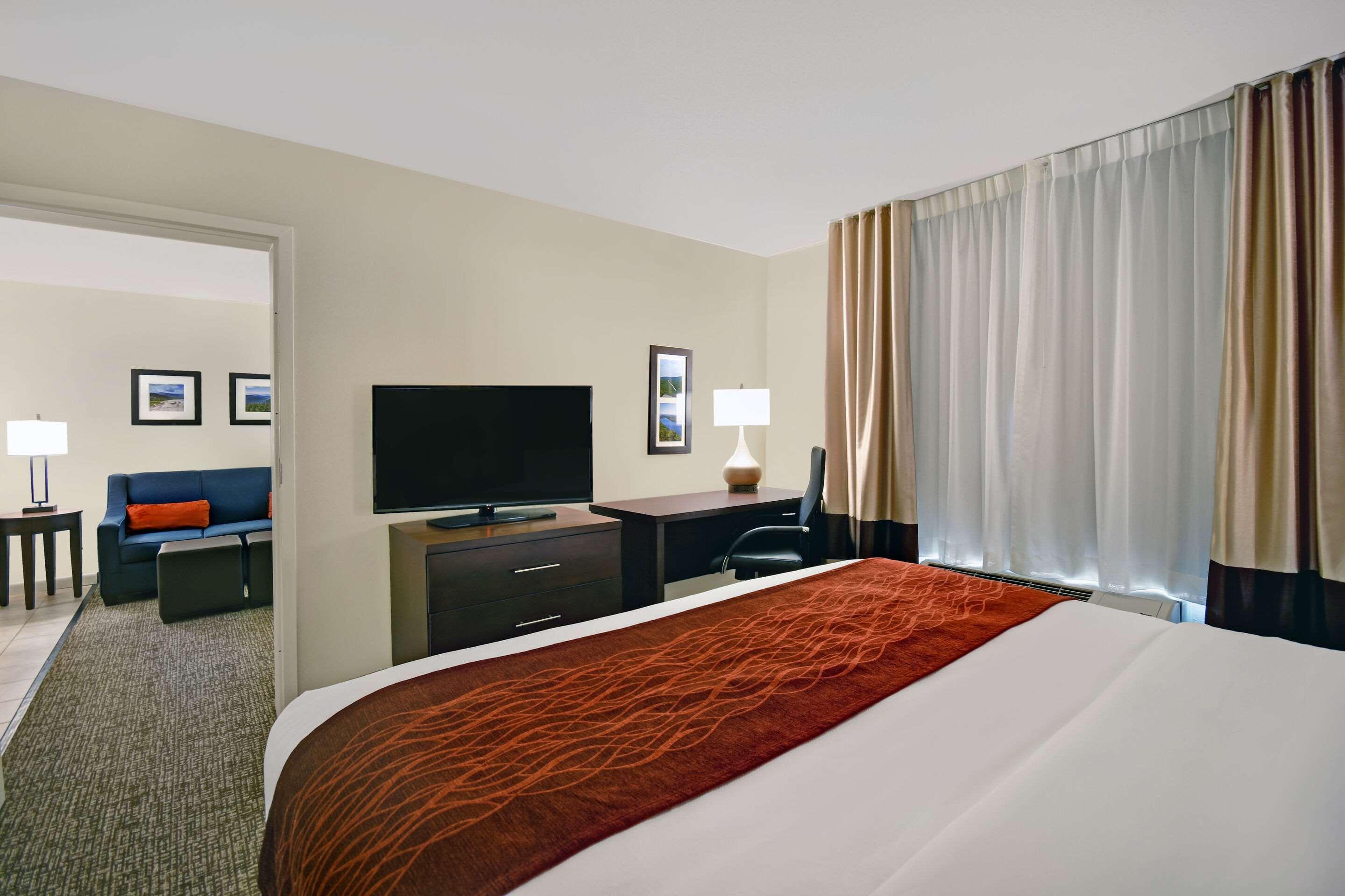Comfort Inn & Suites Wilton Exteriör bild