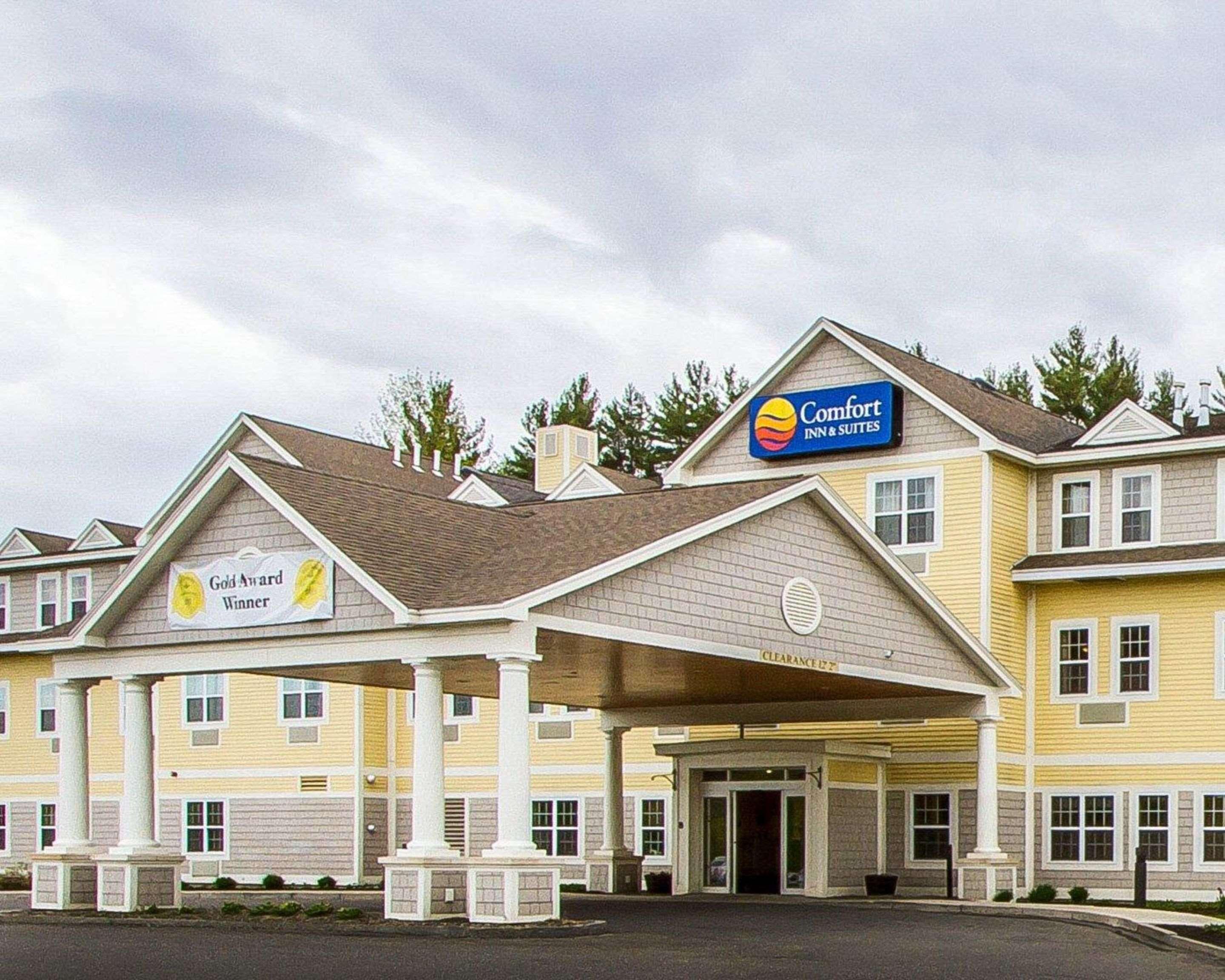Comfort Inn & Suites Wilton Exteriör bild