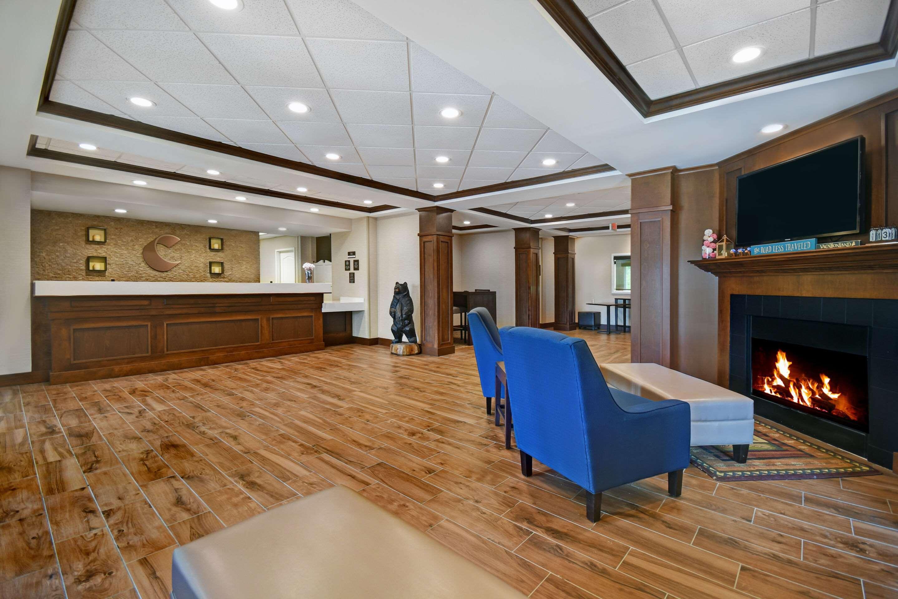 Comfort Inn & Suites Wilton Exteriör bild